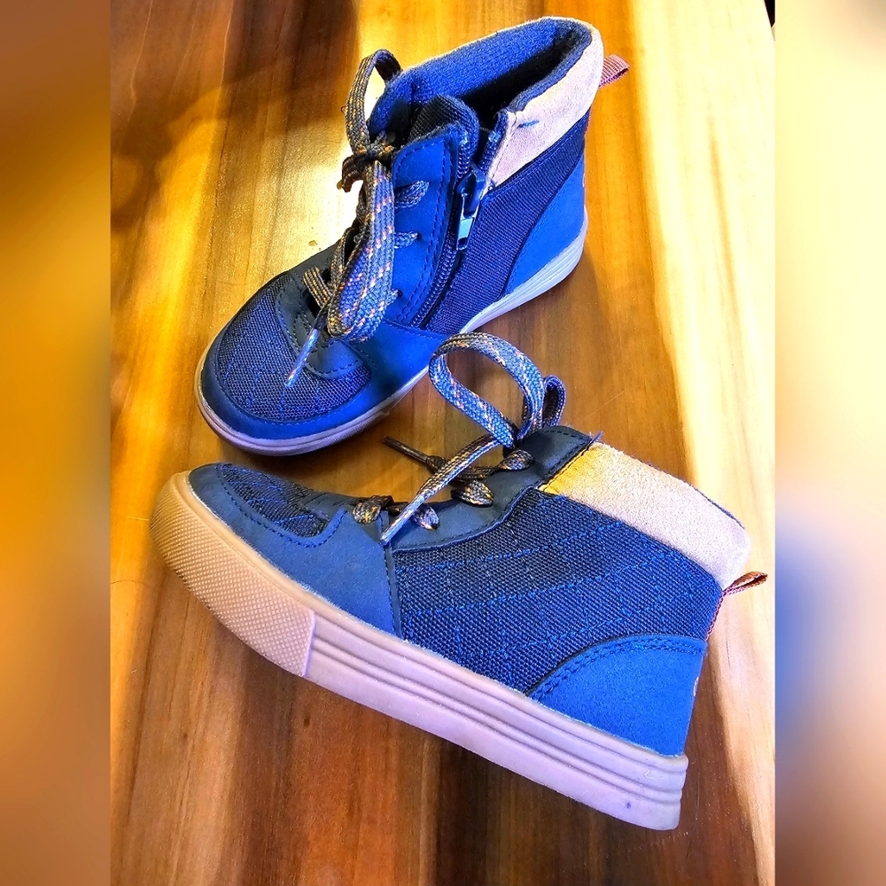 Boys Oshkosh B'Gosh Shoes Size 10M